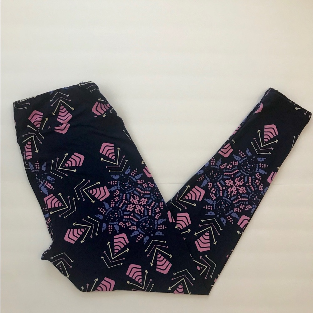 LuLaRoe Tall & Curvy Leggings